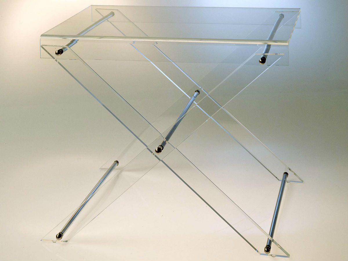 table d'appoint en plexiglas