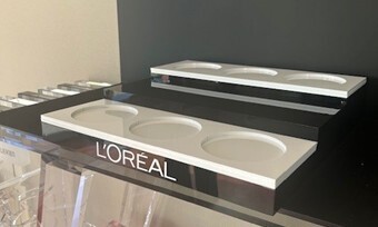 Présentoir L'ORÉAL en escalier pmma blanc &amp; noir + impression