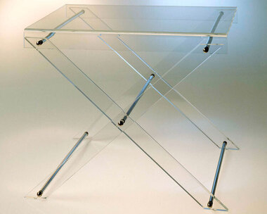 Table d'appoint SU1000 en pmma incolore L.570 x P.470 x H.750 mm ép. 15 et 8 mm