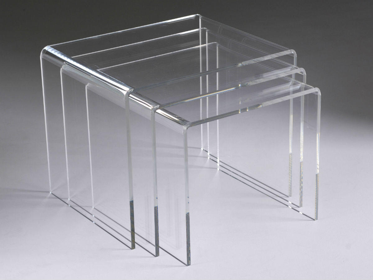 Table en plexiglas et mobiliers fonctionnels en plexi Pluxi